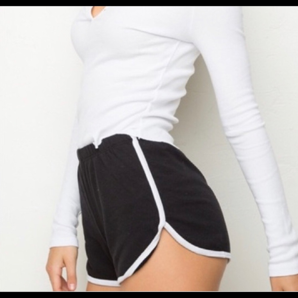 Brandy Melville black shorts!!